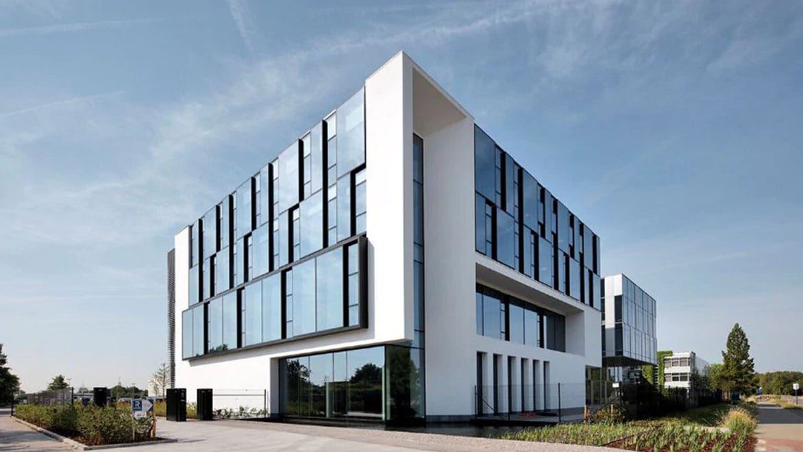 La sede centrale del gruppo Reynaers a Duffel (Belgio). Immagine per gentile concessione di Reynaers Aluminium.