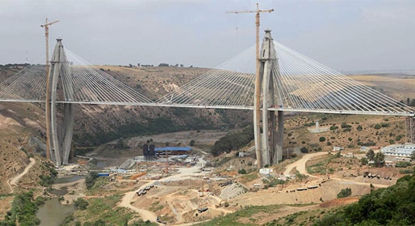 Puente del río Bouregreg de Marruecos