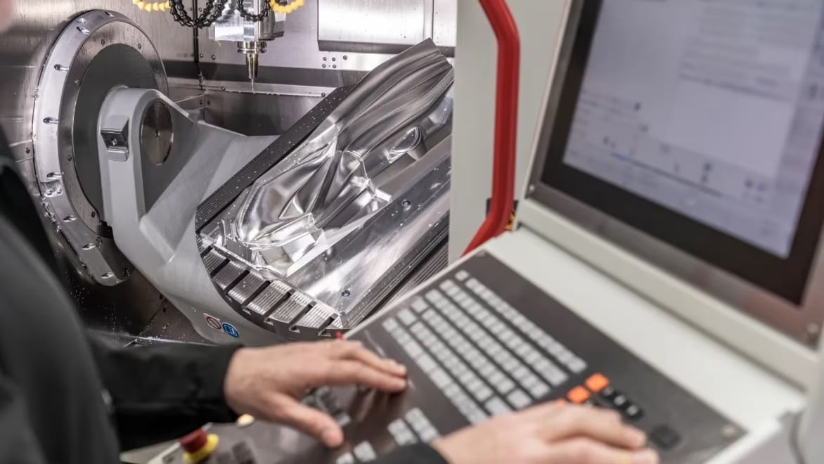 Der Autodesk-Kunde Hermle AG verwendet PowerMill zur Herstellung seiner Maschinen.