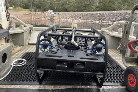 A Robot That Sews Nets Underwater