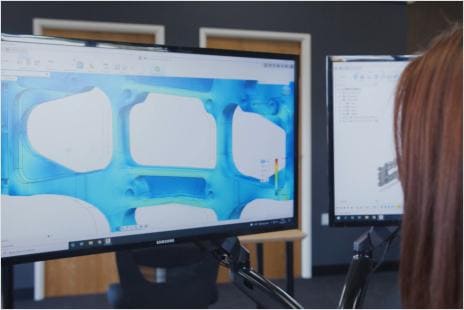 autodesk-fusion-360-displays-on-monitor