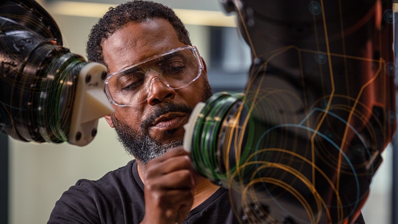 工程师正在研究机器人