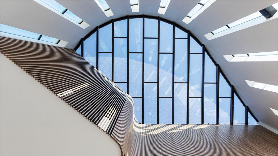 Person arbeitet an eine Maschine