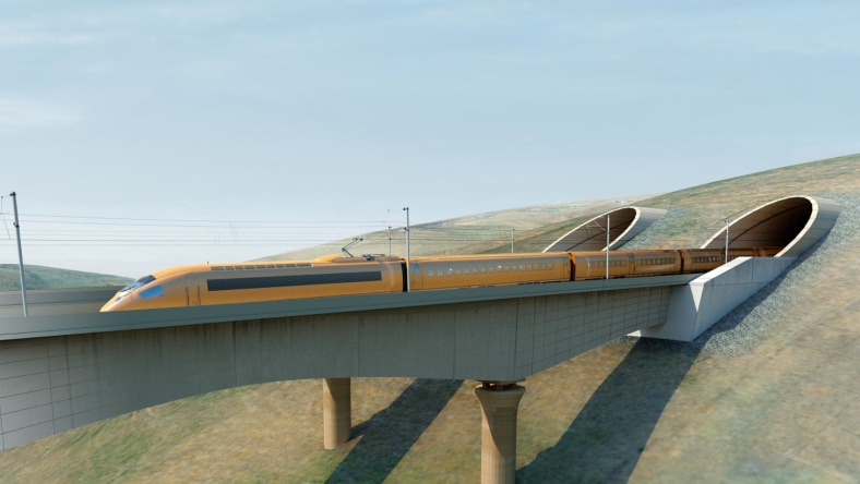 tren entre montañas