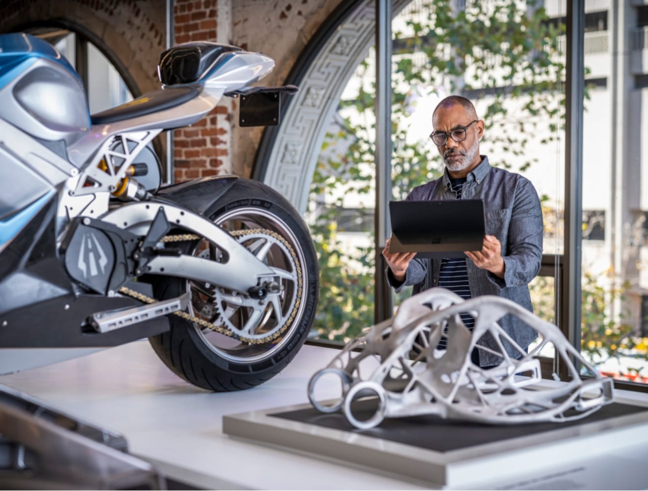 educator analyzes something on an Ipad