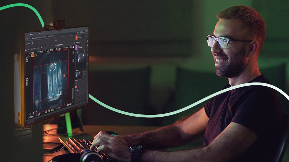 在 Flow Capture 中审看摄影机序列的男人