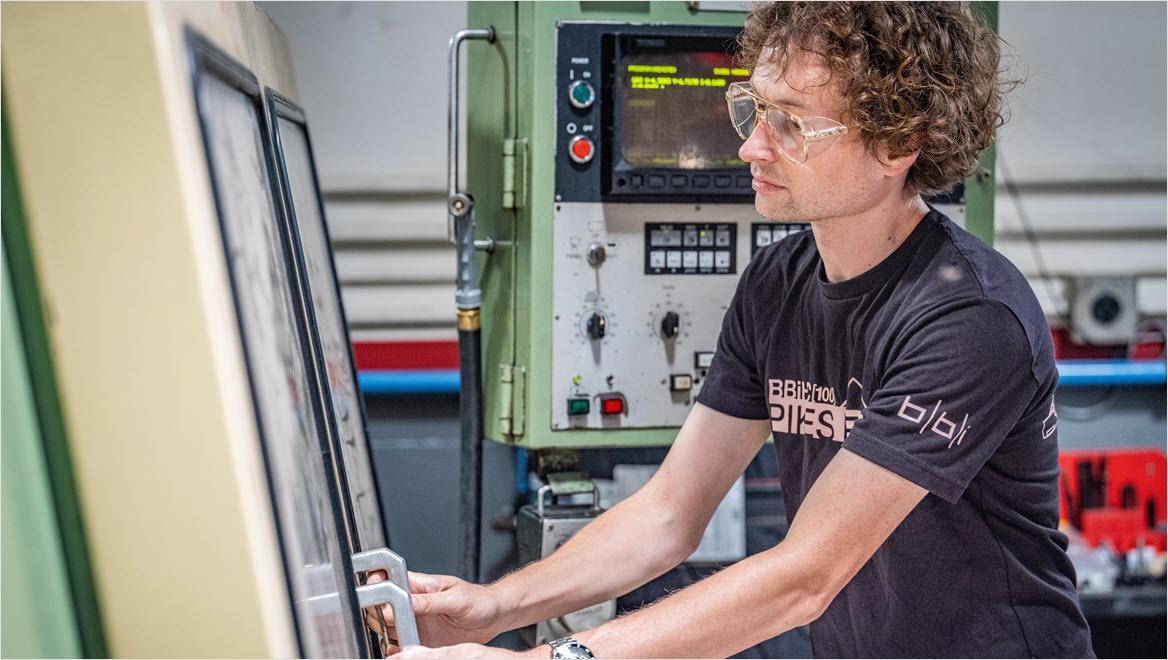 BBi Autosport using Autodesk Fusion for automotive part manufacturing