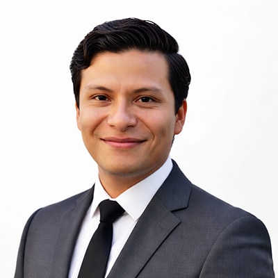 Roberto Arana Headshoot