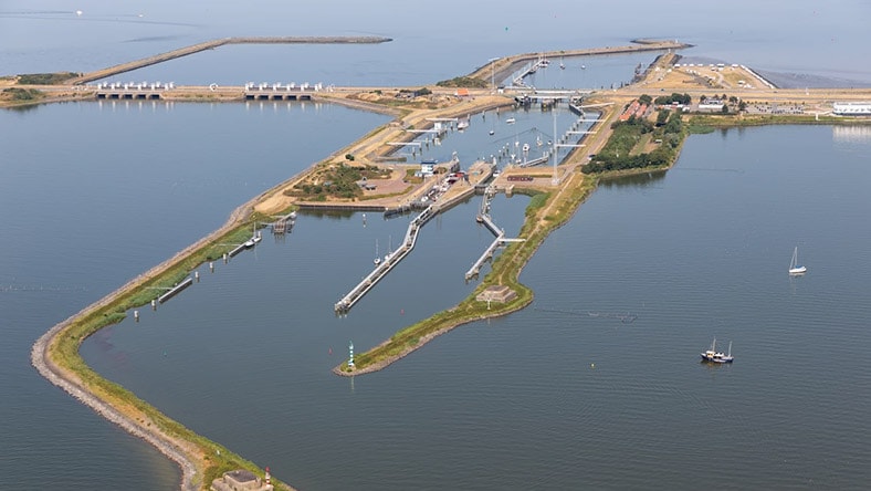 Largest Dike of the Netherlands