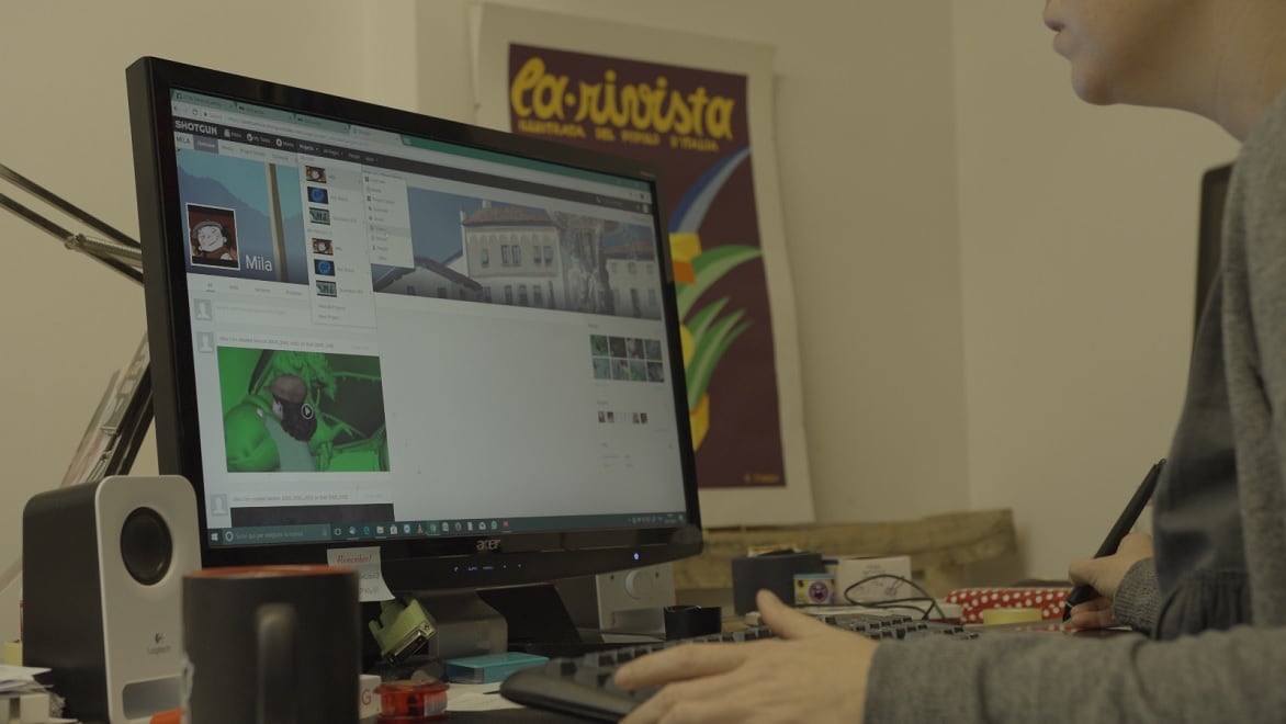 En datorskärm visar produktionsresurser från filmen Mila som hanteras med programvaran ShotGrid