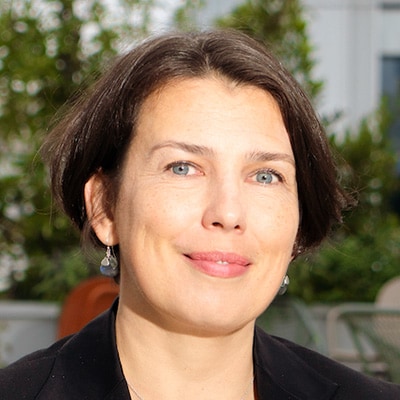 Headshot of Isabelle Spiegel 