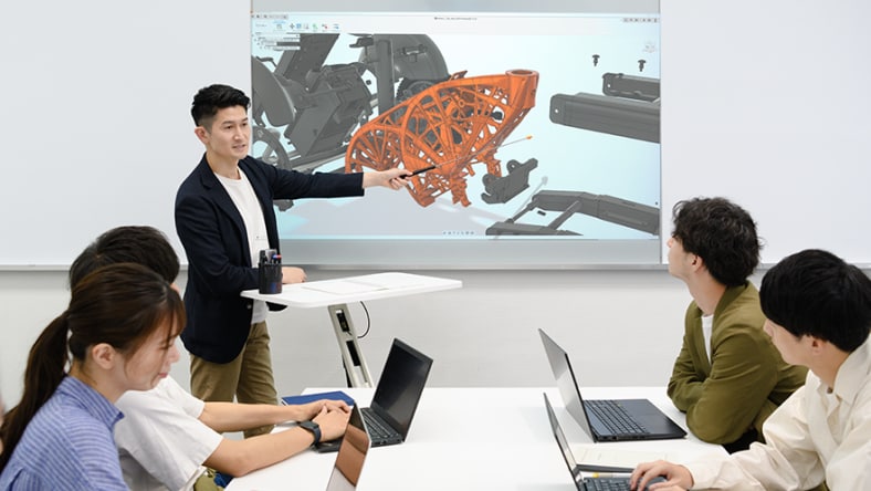 業界の変化に応じた授業を実施