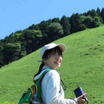 高井 沙野花 氏