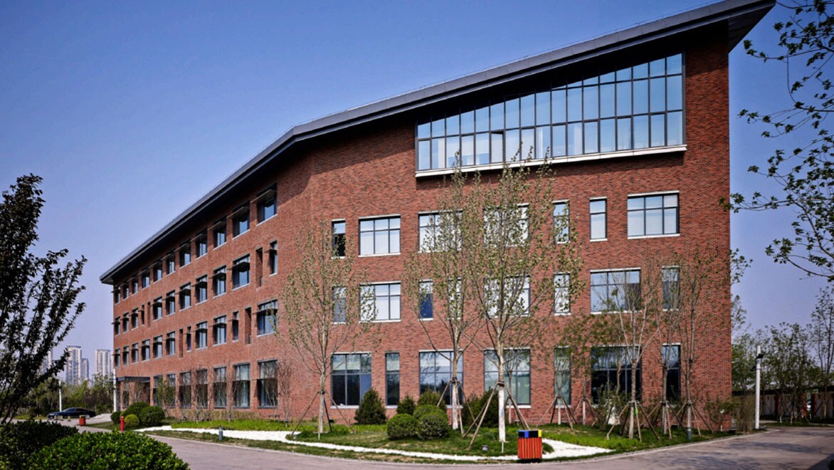 The Jie Fang Nan Lu Community Culture and Sports Center