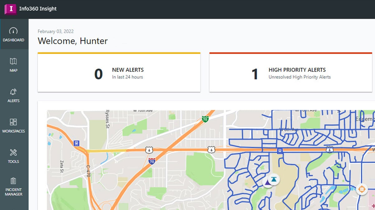 Info360 Insight用户界面显示城镇地图和最新警报