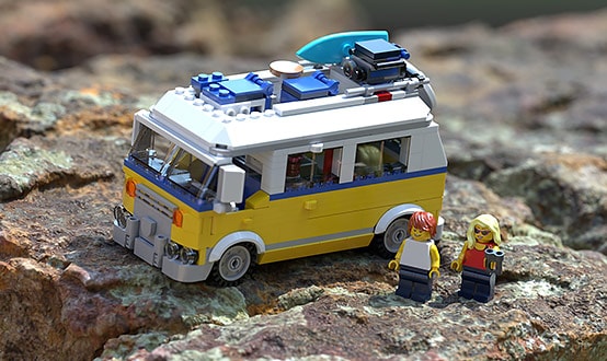 Furgoneta Lego por Lee Griggs