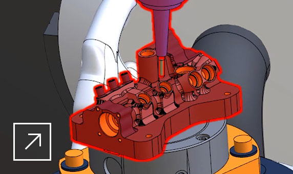 Interfaz de CAMplete TruePath que simula un programa de mecanizado y destaca en color rojo una colisión de máquina.