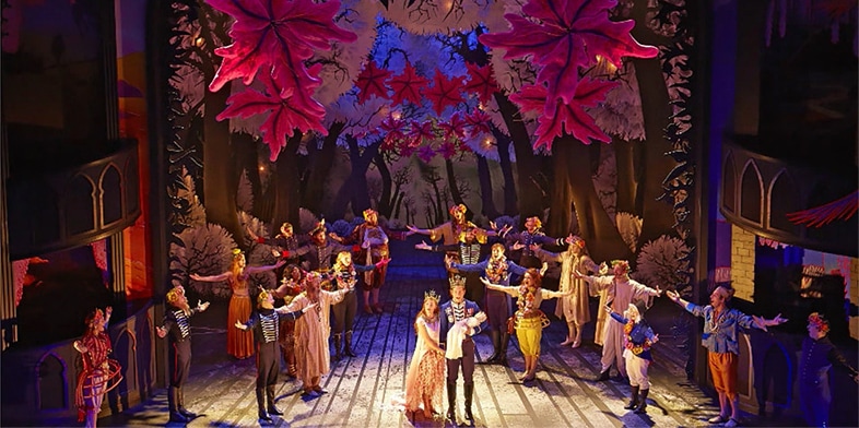 Vista del escenario de la obra "The Light Princess" en el Teatro Nacional de Londres